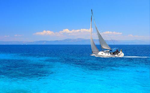2-Sailing-Ionian-Sea-800x500-shutterstock-32001007