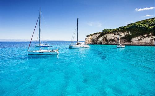 4-sailing-paxos-island-shutterstock-800x500-551334427(1)